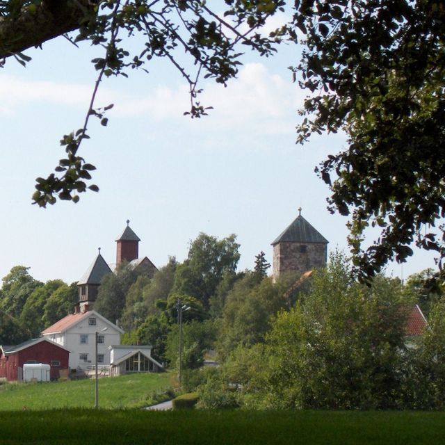 Landskap med kirker