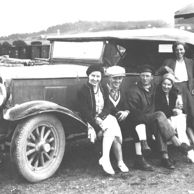 The first guests arrive at Sanner Hotel