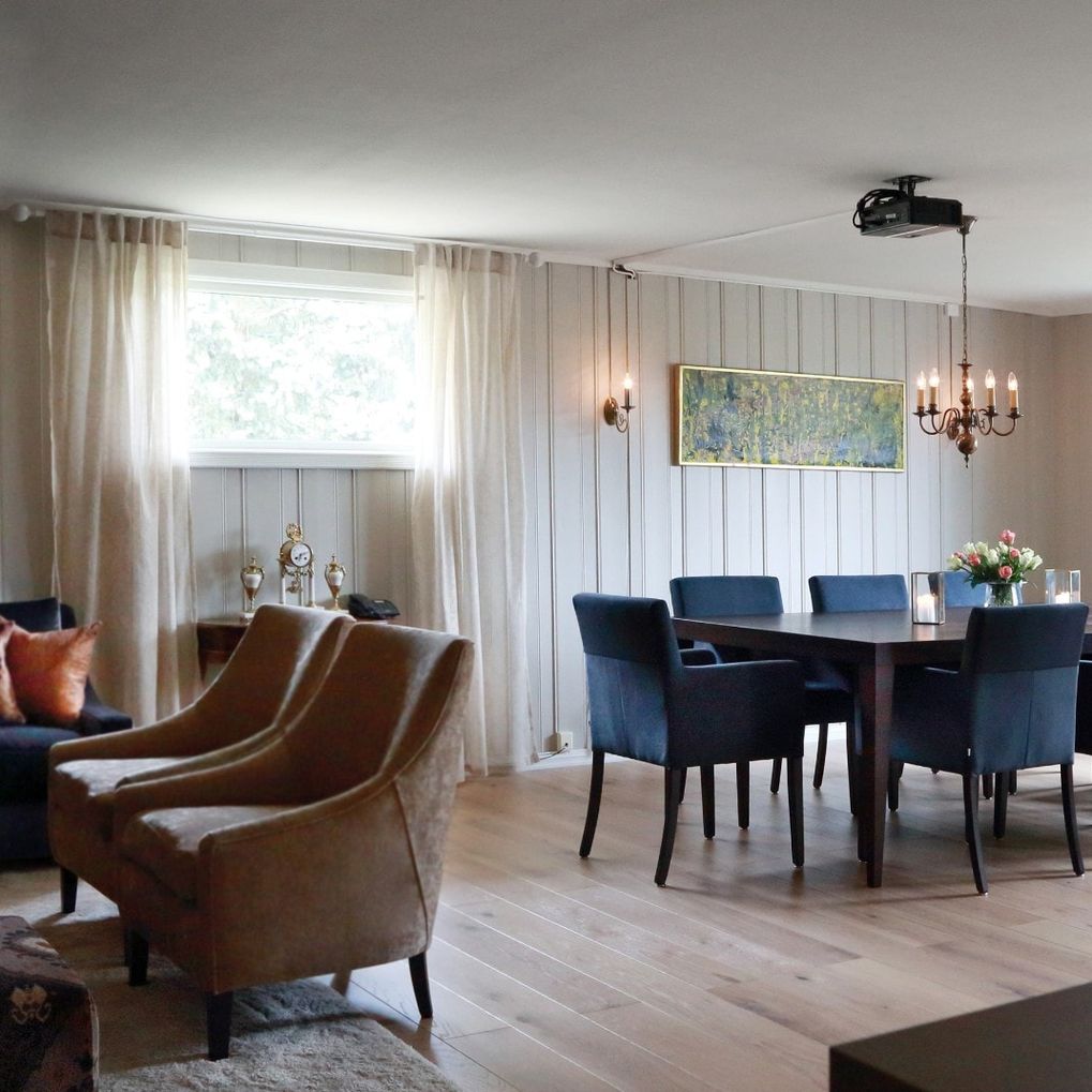 King suite living area