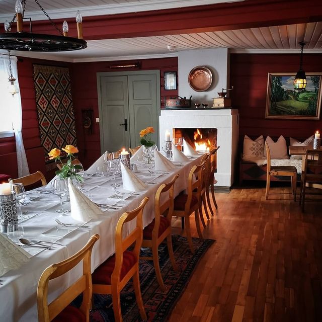 The old fireplace lodge