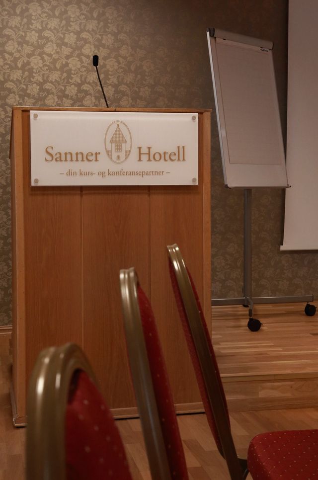 Podium i konferanserom